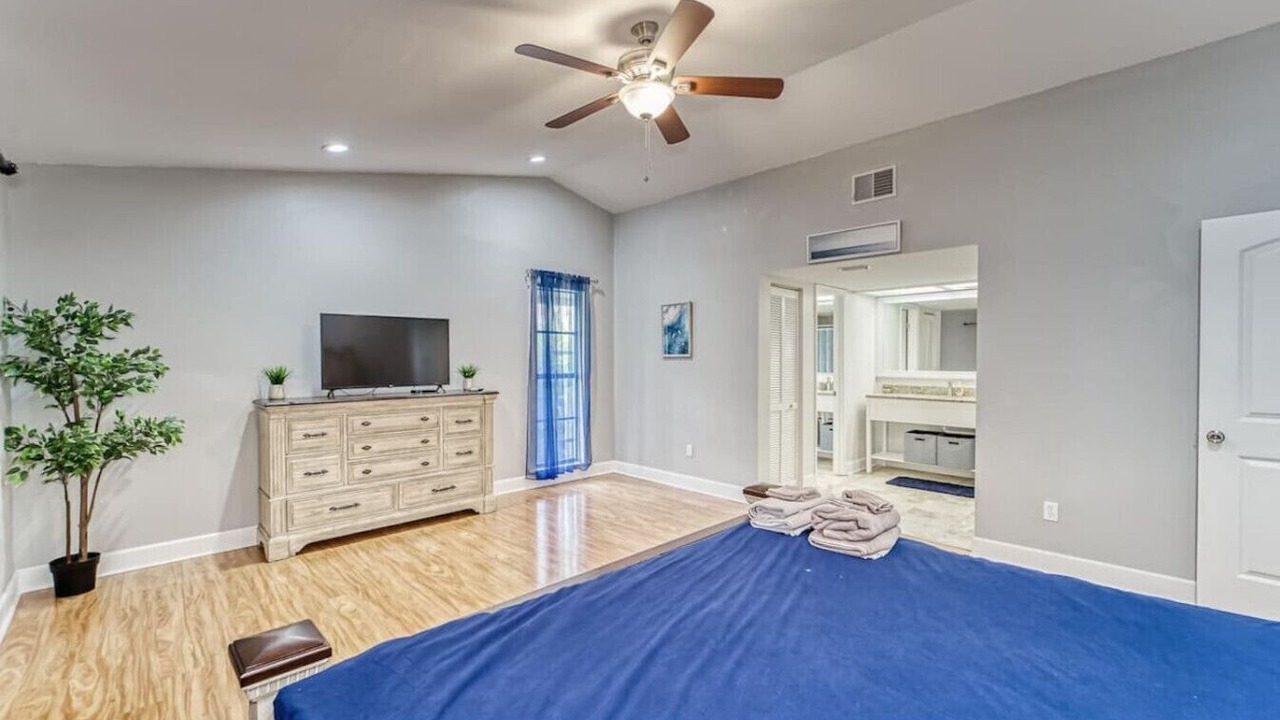 Photo of Bedroom in Temple Crest