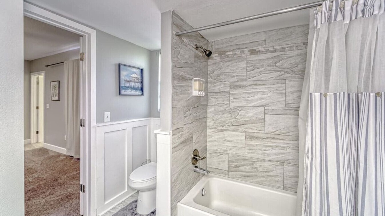 Photo of Bathroom in Temple Crest