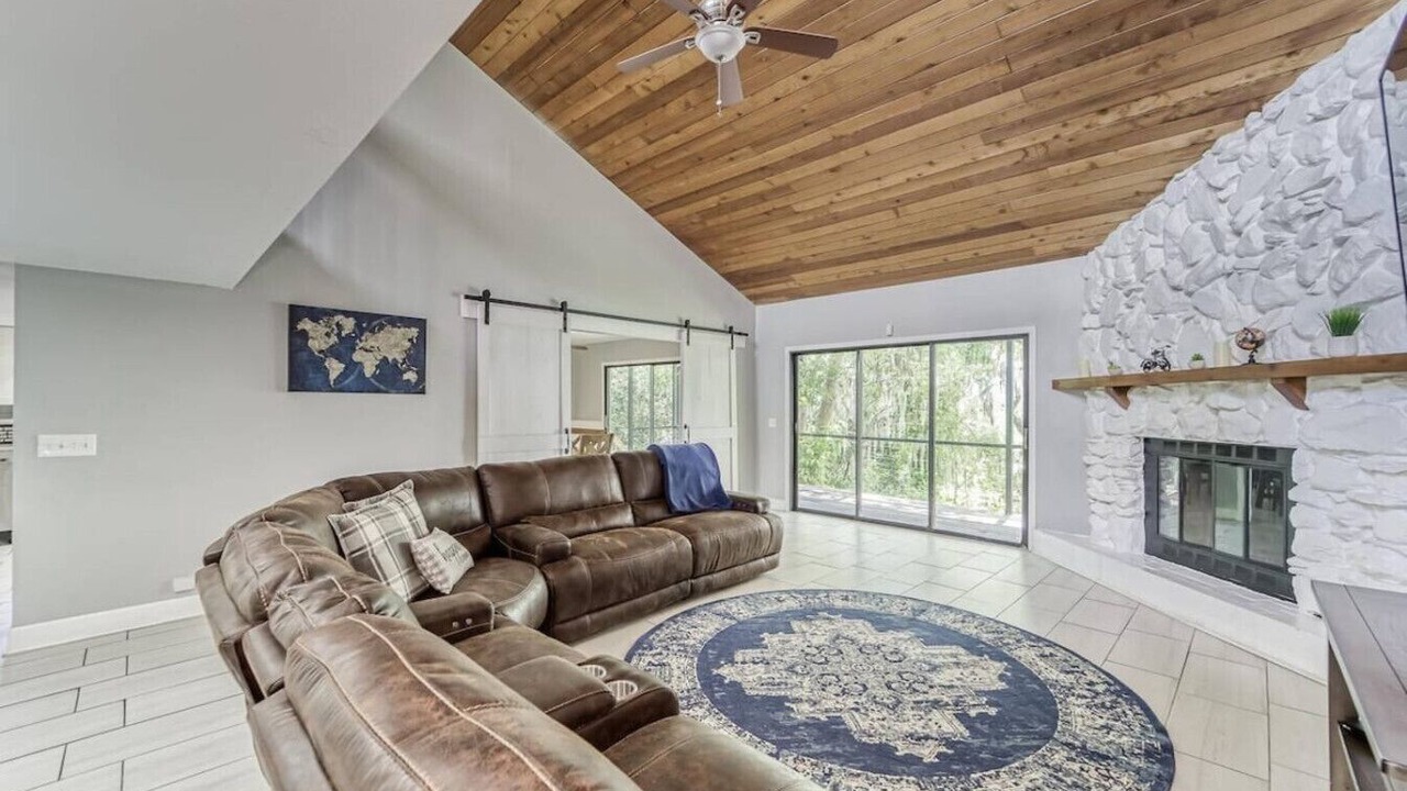 Photo of Livingroom in Temple Crest