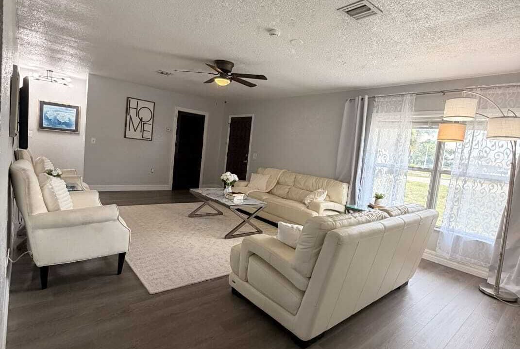 Photo of Livingroom in Charlotte Harbor