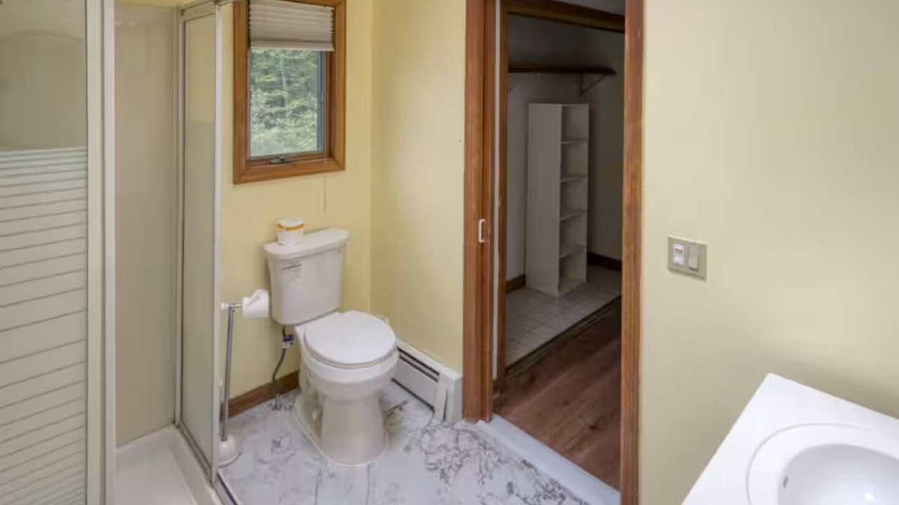 Photo of Bathroom in Landing