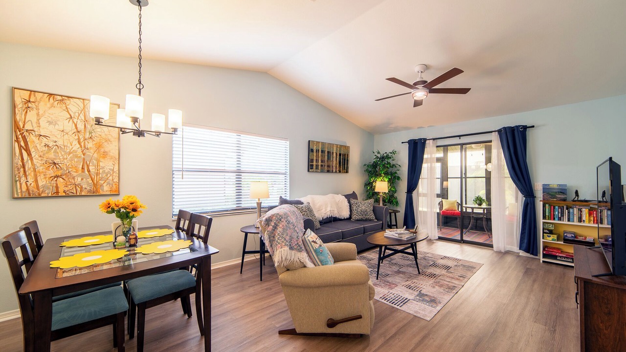 Photo of Livingroom in Highland