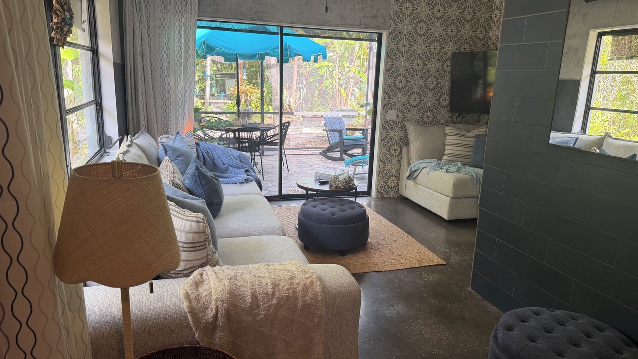 Photo of Livingroom in Saint James City