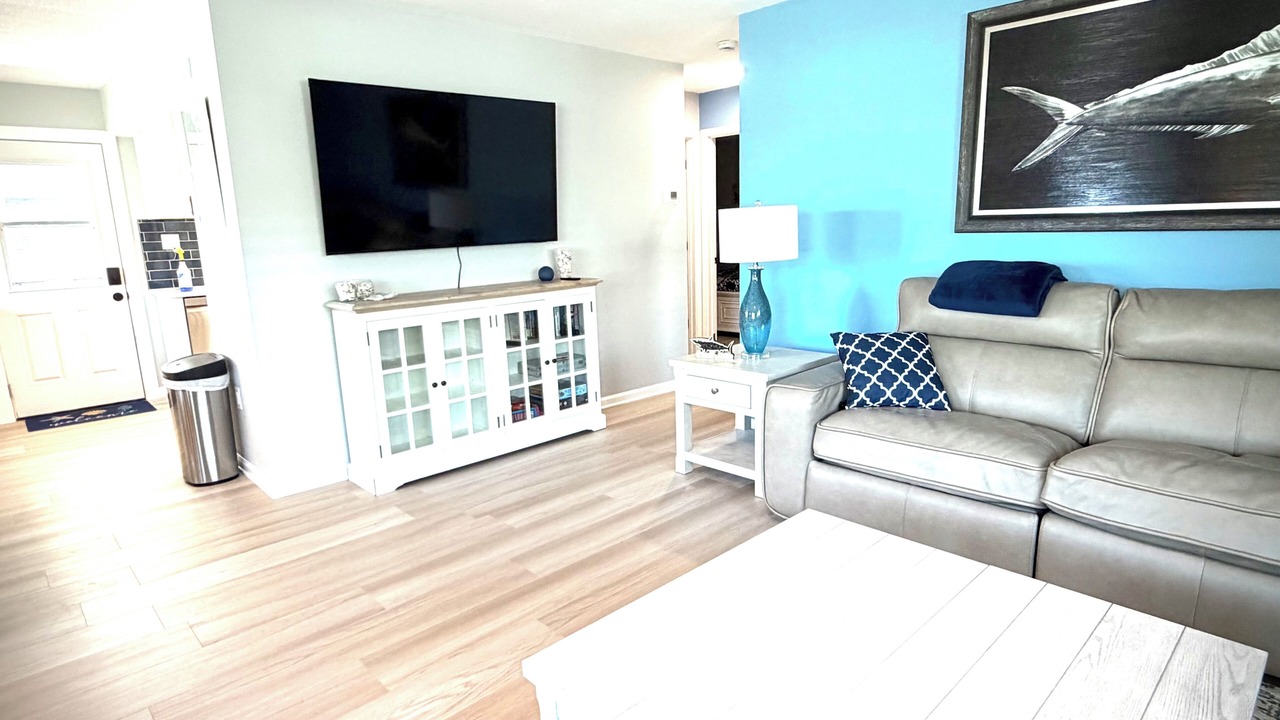 Photo of Livingroom in Englewood