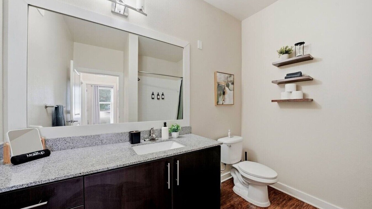 Photo of Bathroom in Courier City - Oscawana