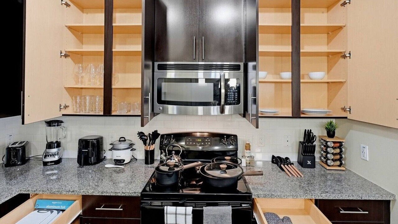 Photo of Kitchen in Courier City - Oscawana