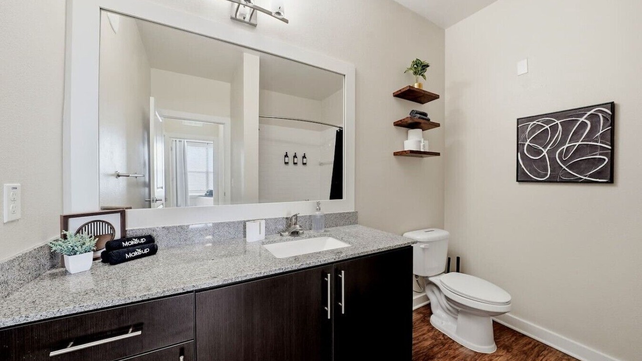 Photo of Bathroom in Courier City - Oscawana