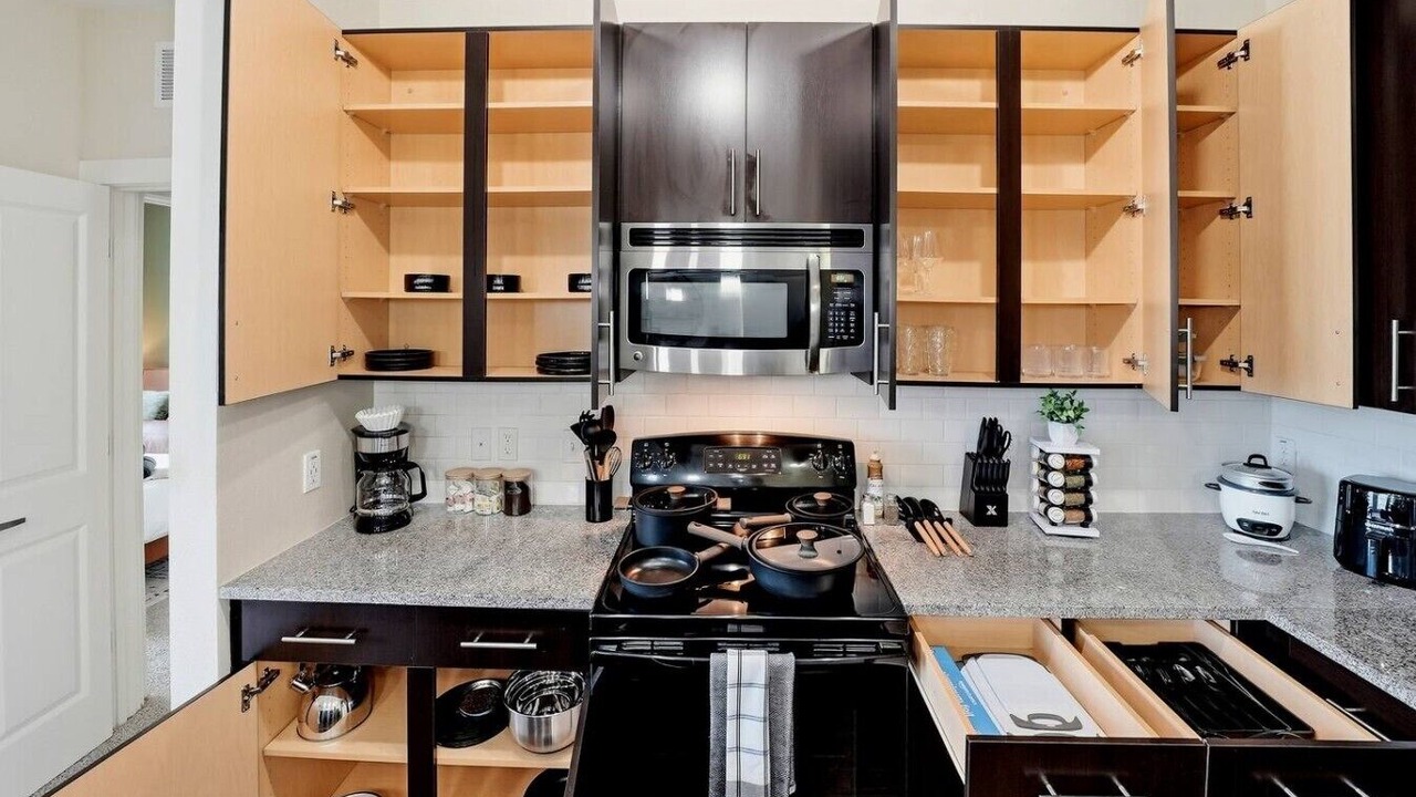 Photo of Kitchen in Courier City - Oscawana