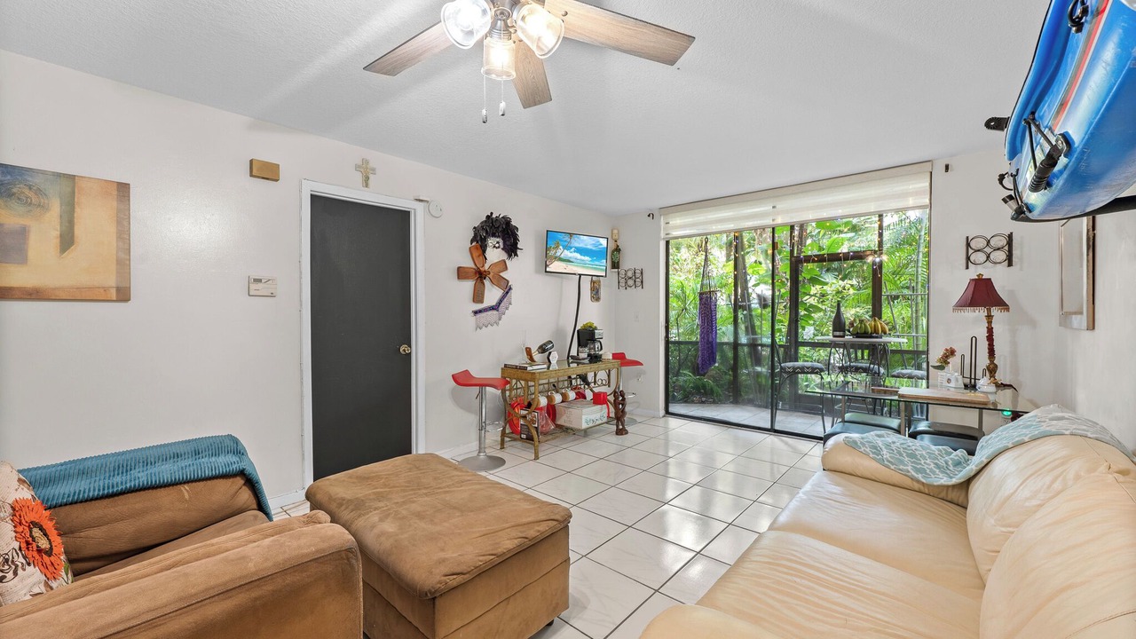 Photo of Livingroom in Plantation