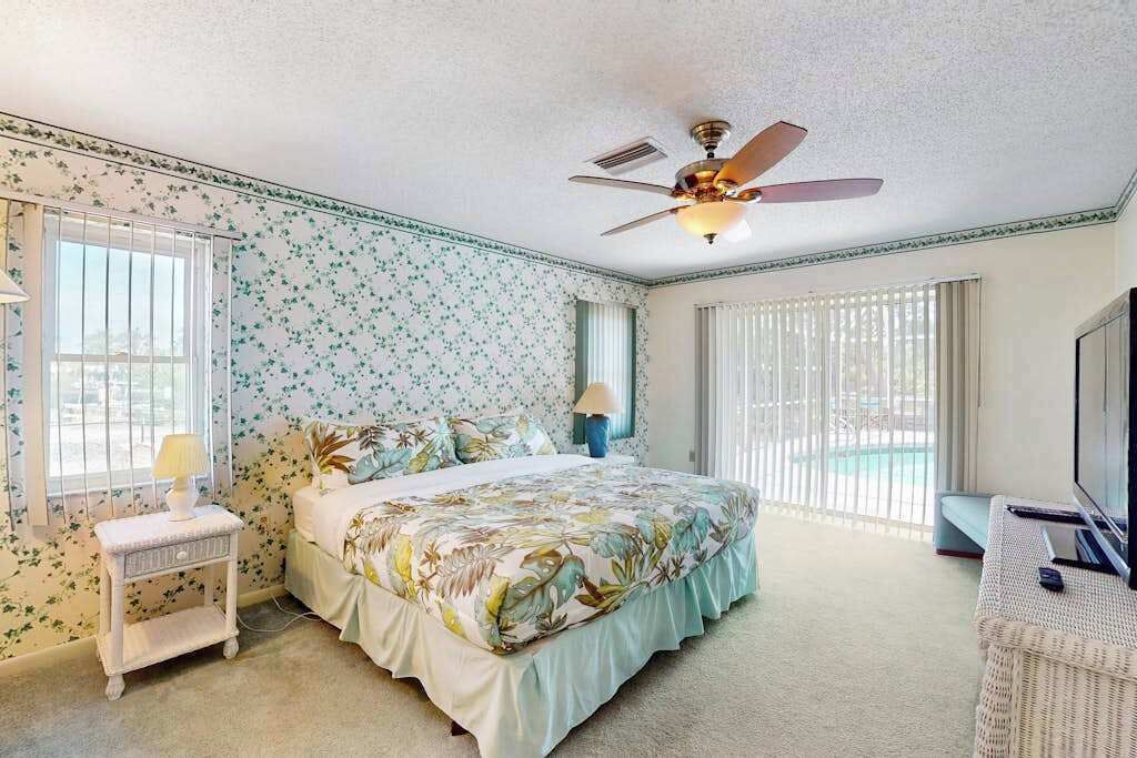 Photo of Bedroom in Sorrento Shores