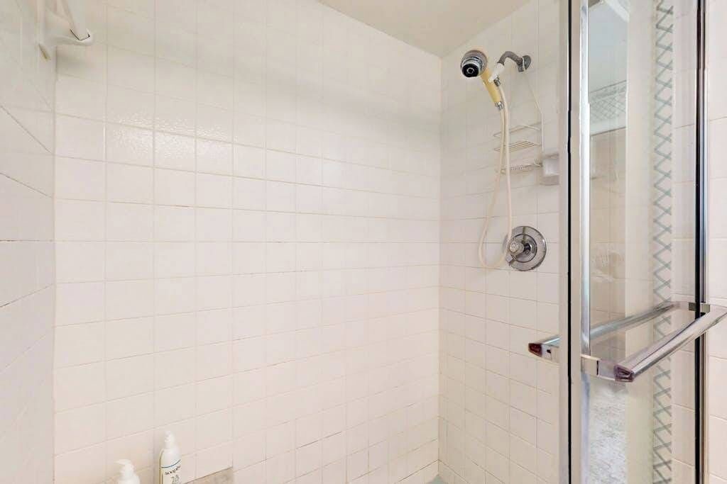 Photo of Bathroom in Sorrento Shores
