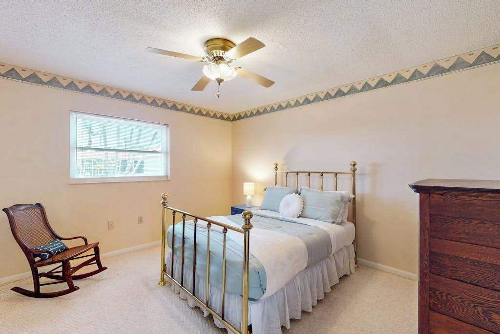 Photo of Bedroom in Sorrento Shores