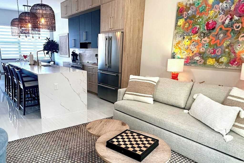 Photo of Livingroom in Downtown