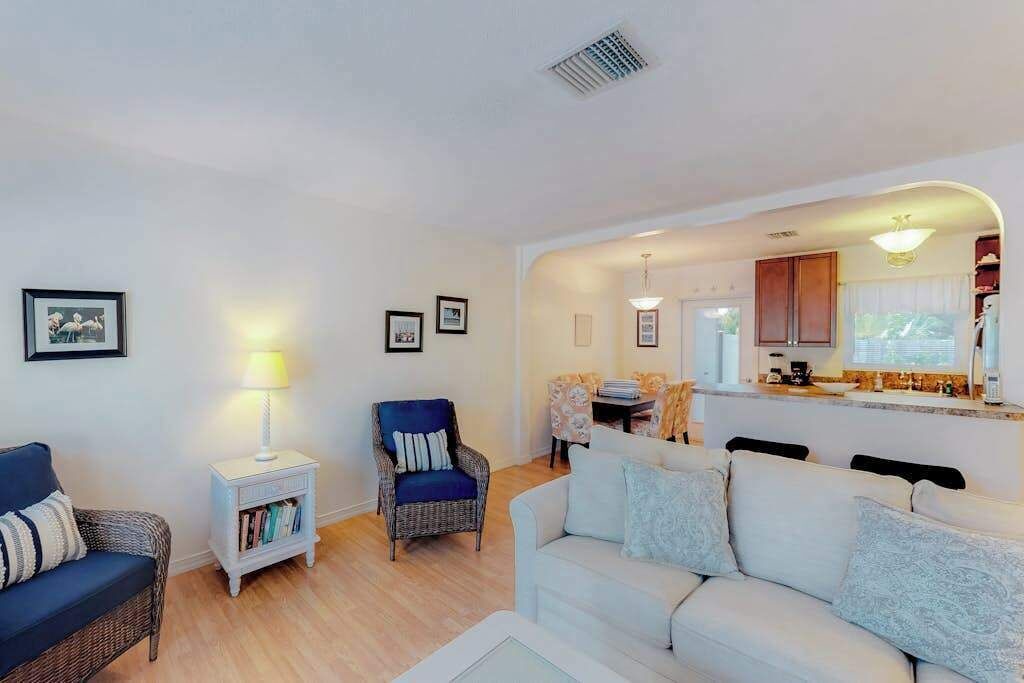 Photo of Livingroom in Holmes Beach
