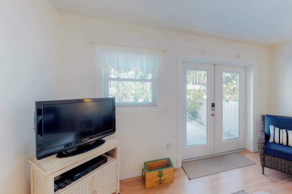 Photo of Livingroom in Holmes Beach