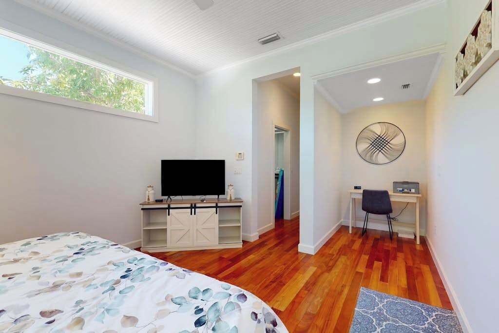 Photo of Bedroom in Indian Beach Sapphire Shores