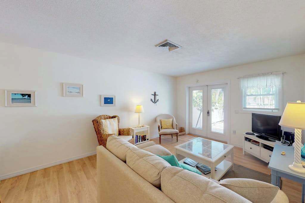 Photo of Livingroom in Holmes Beach