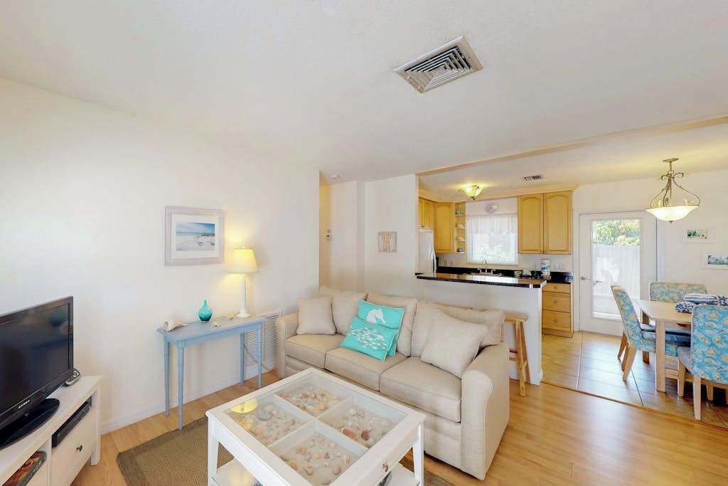 Photo of Livingroom in Holmes Beach