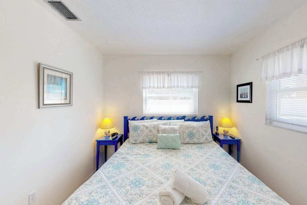 Photo of Bedroom in Holmes Beach