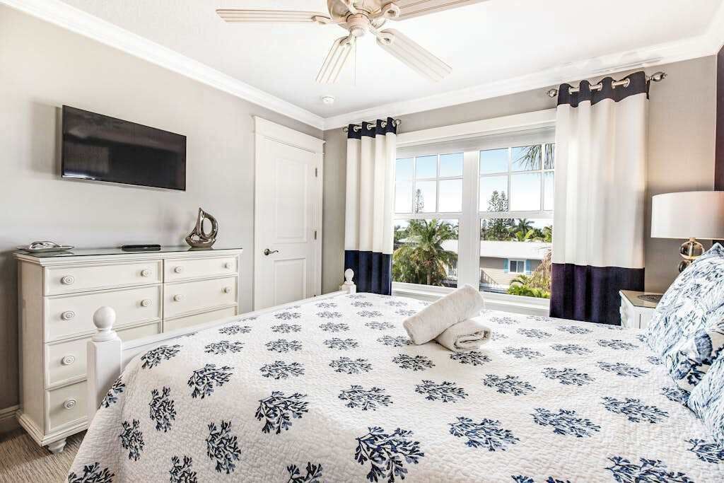 Photo of Bedroom in Holmes Beach