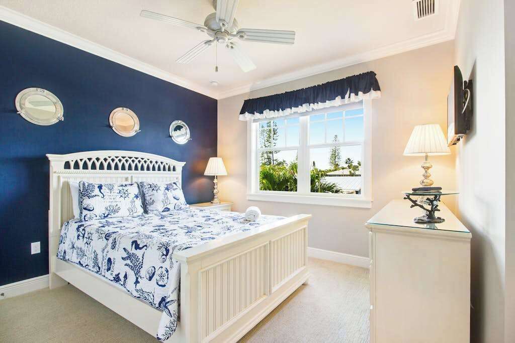 Photo of Bedroom in Holmes Beach