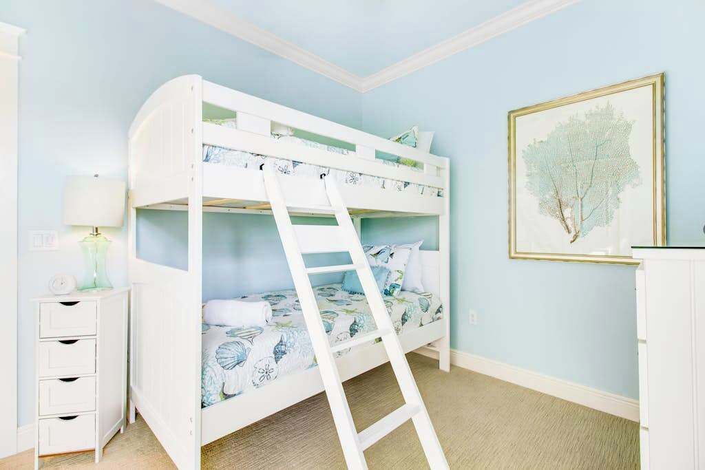Photo of Bedroom in Holmes Beach