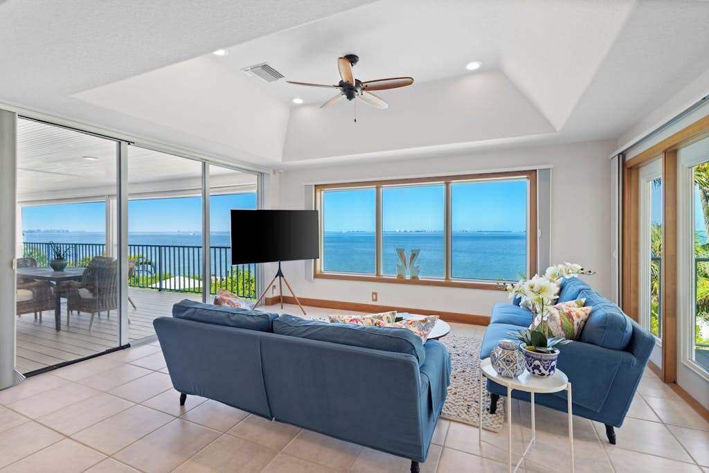 Photo of Livingroom in Bayshore Gardens