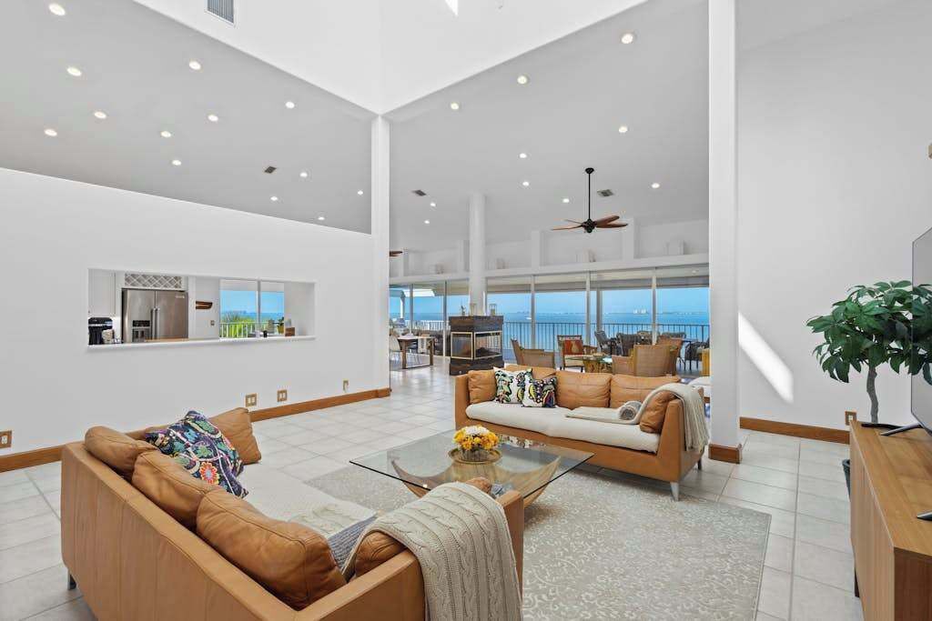 Photo of Livingroom in Bayshore Gardens