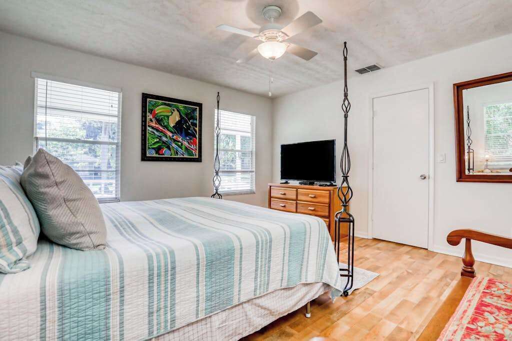 Photo of Bedroom in River District