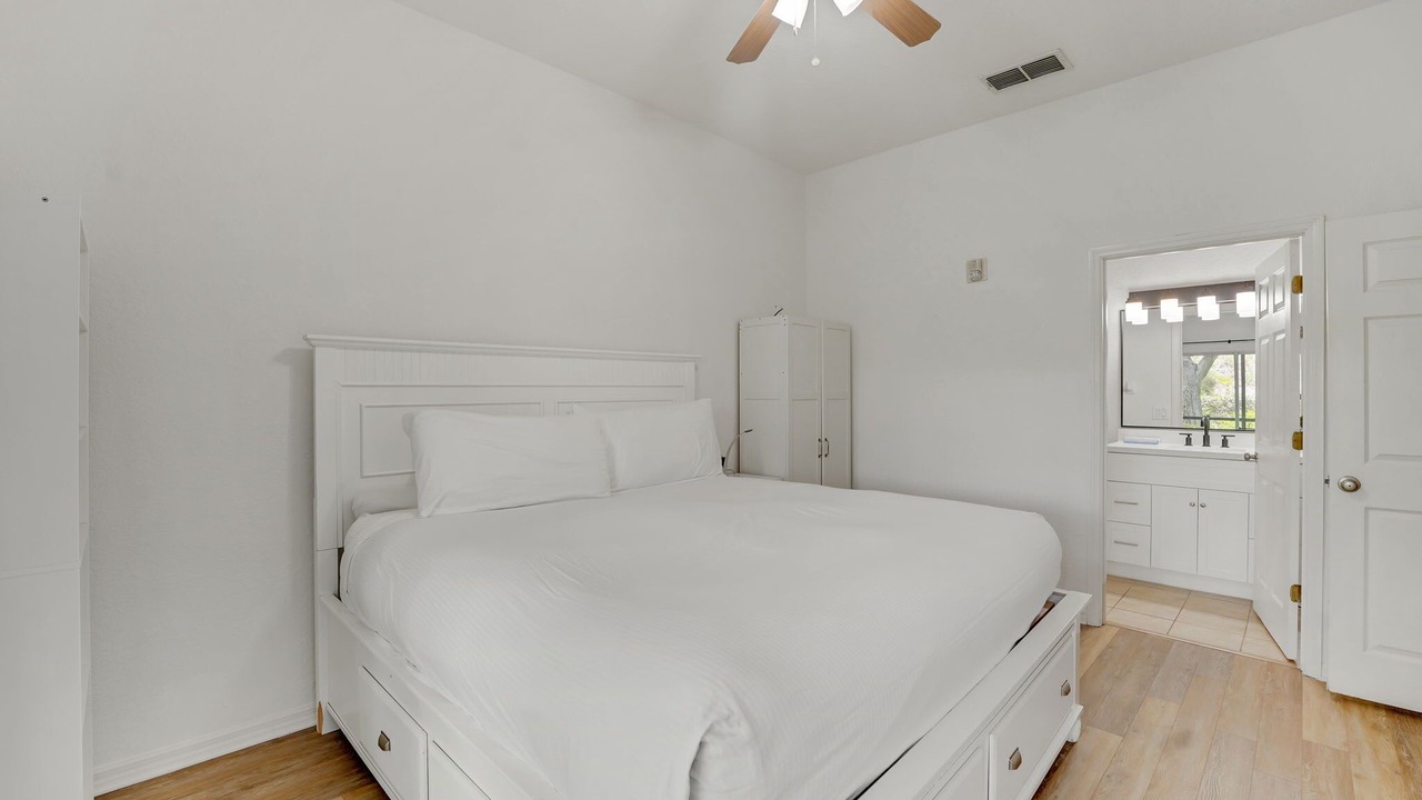 Photo of Bedroom in Bahama Bay