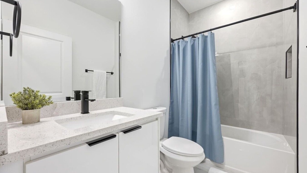 Photo of Bathroom in Lehigh Acres
