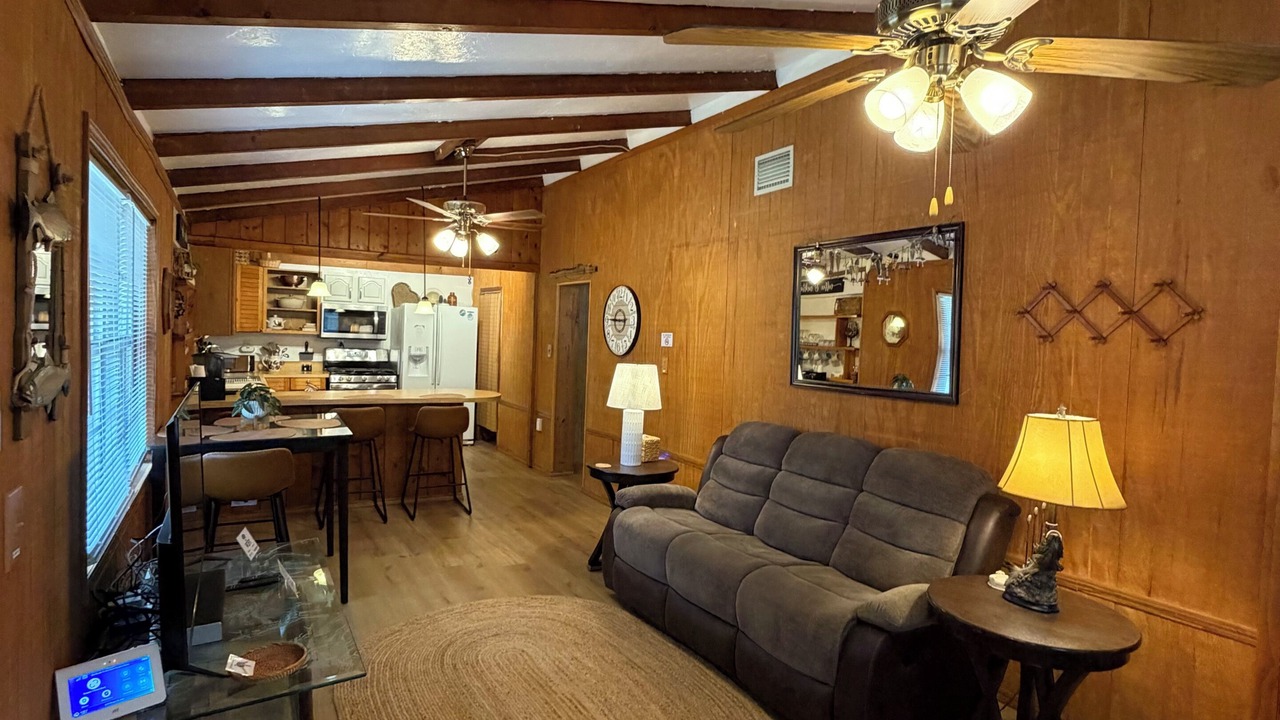 Photo of Livingroom in Fedhaven