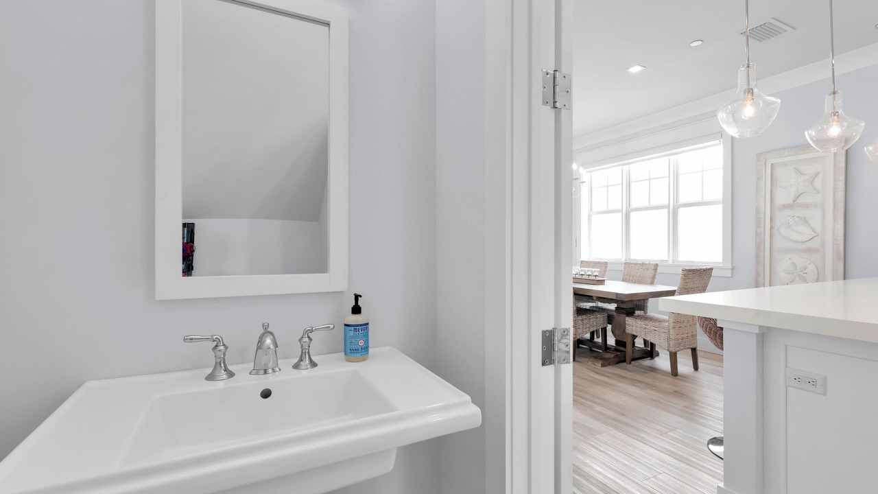 Photo of Bathroom in Upper Matecumbe Key
