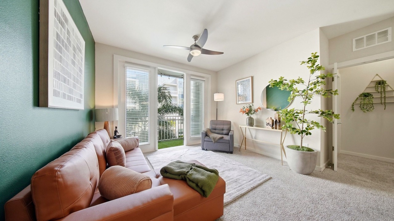 Photo of Livingroom in Courier City - Oscawana