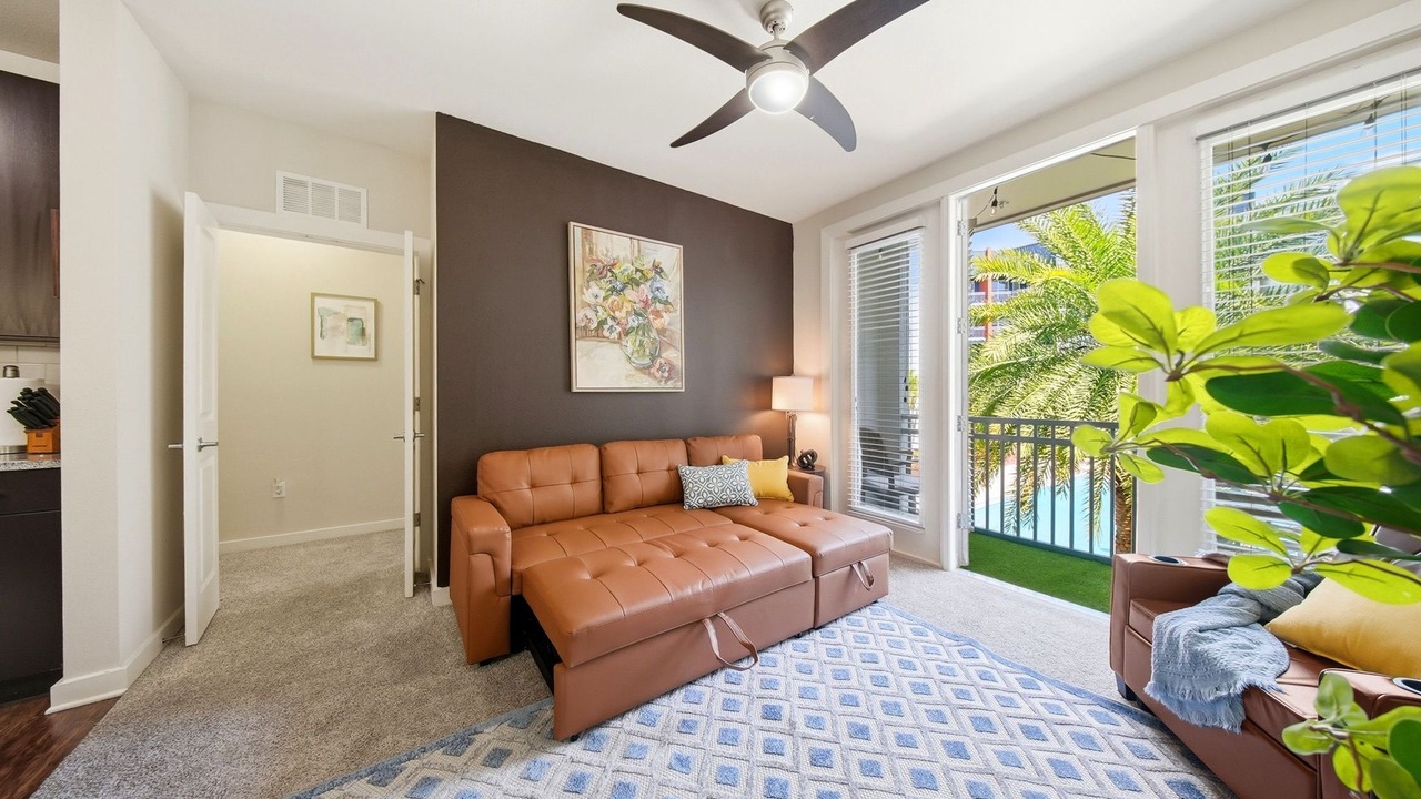 Photo of Livingroom in Courier City - Oscawana