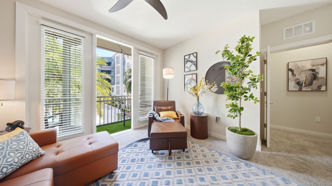 Photo of Livingroom in Courier City - Oscawana