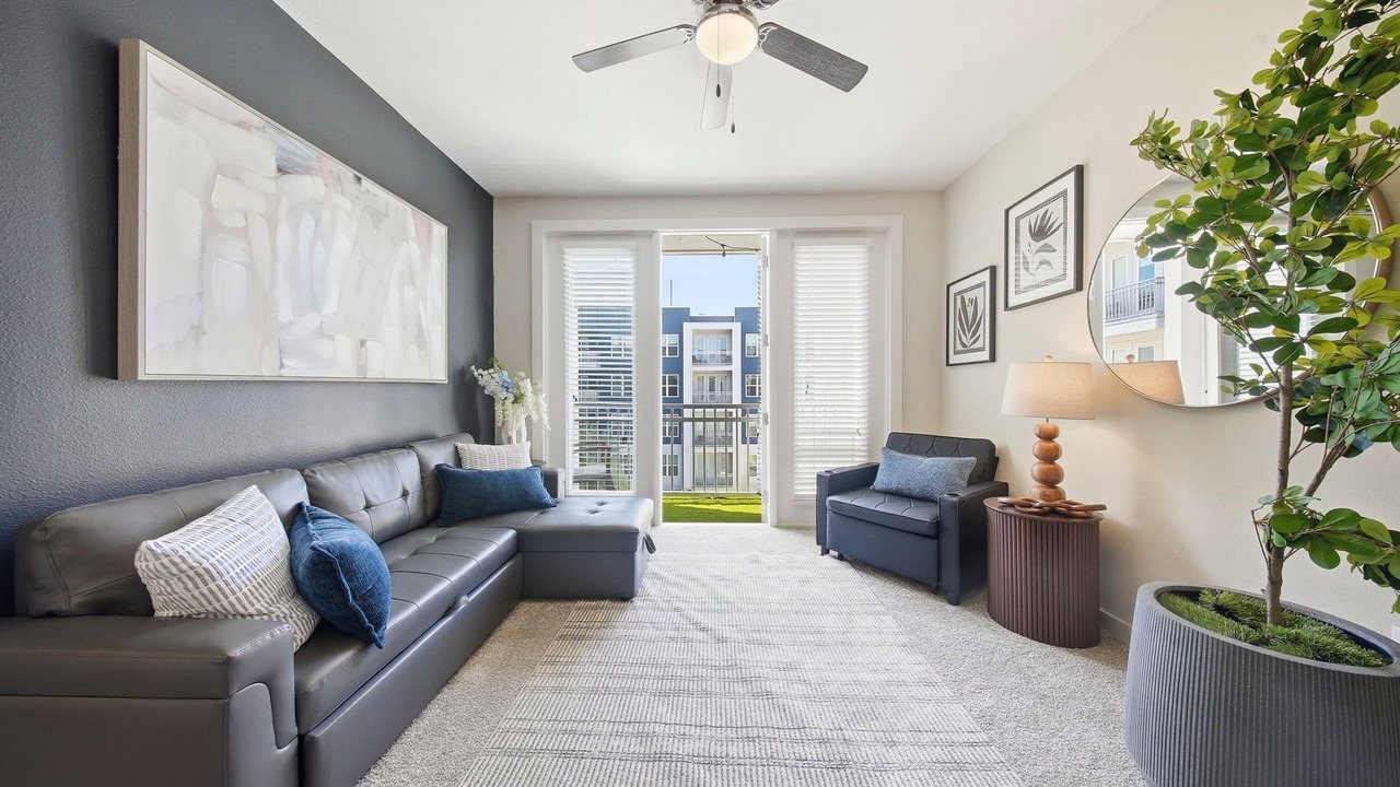 Photo of Livingroom in Courier City - Oscawana