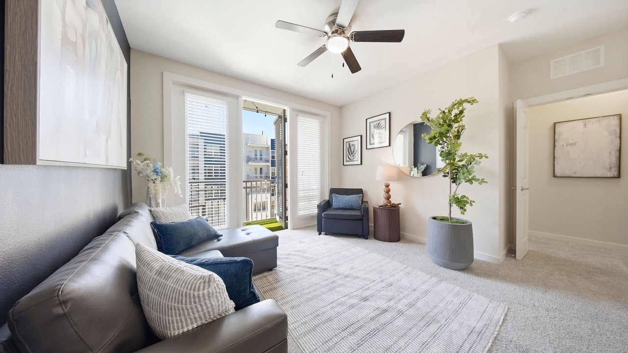 Photo of Livingroom in Courier City - Oscawana