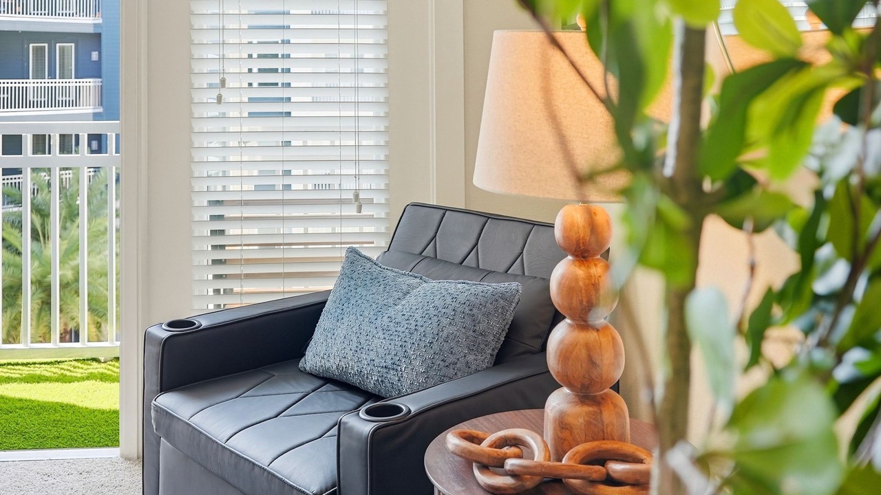 Photo of Livingroom in Courier City - Oscawana