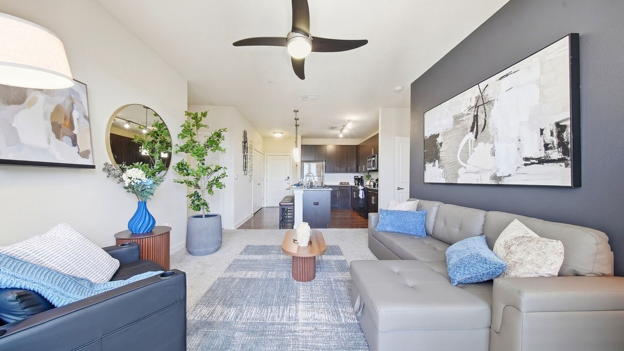 Photo of Livingroom in Courier City - Oscawana