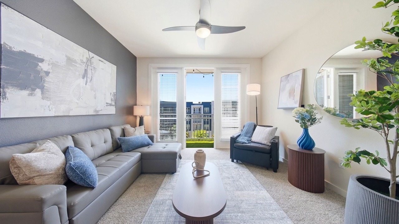 Photo of Livingroom in Courier City - Oscawana