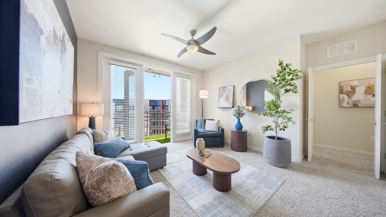 Photo of Livingroom in Courier City - Oscawana
