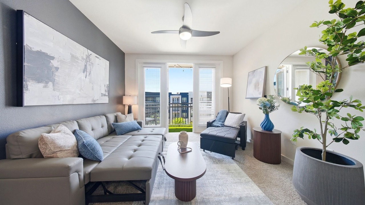 Photo of Livingroom in Courier City - Oscawana