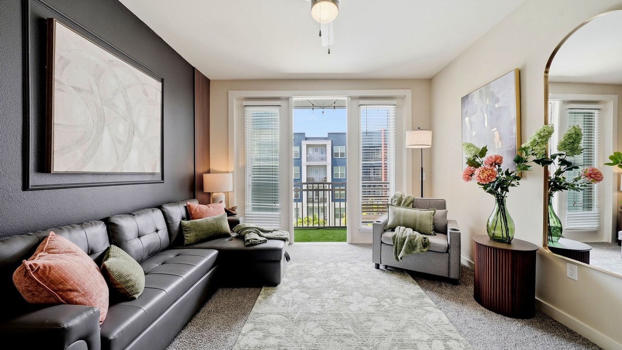 Photo of Livingroom in Courier City - Oscawana