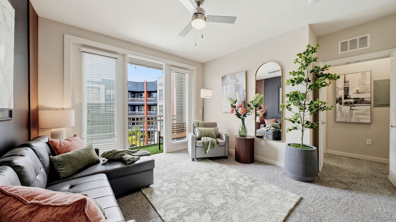 Photo of Livingroom in Courier City - Oscawana