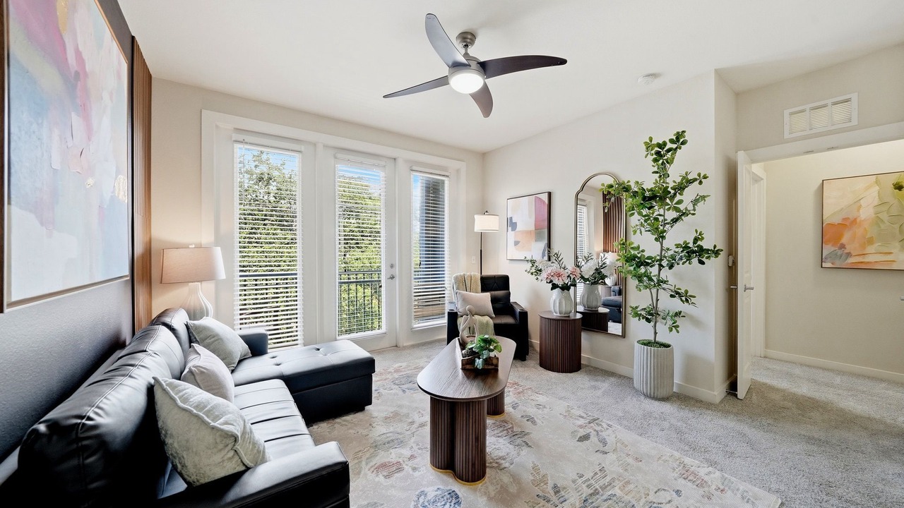 Photo of Livingroom in Courier City - Oscawana