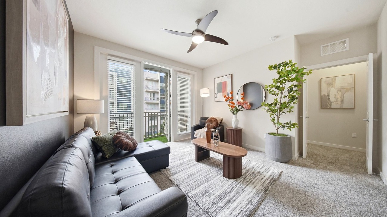 Photo of Livingroom in Courier City - Oscawana