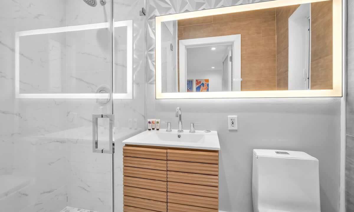 Photo of Bathroom in Northeast Coconut Grove