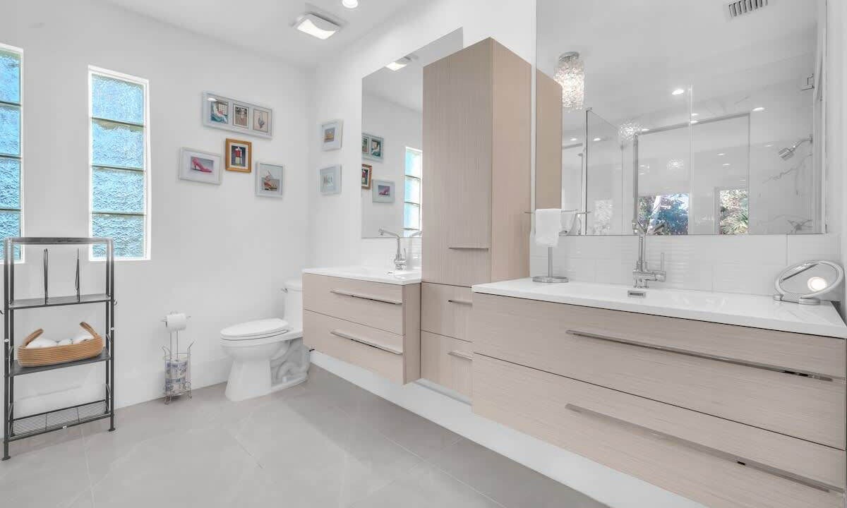 Photo of Bathroom in Northeast Coconut Grove