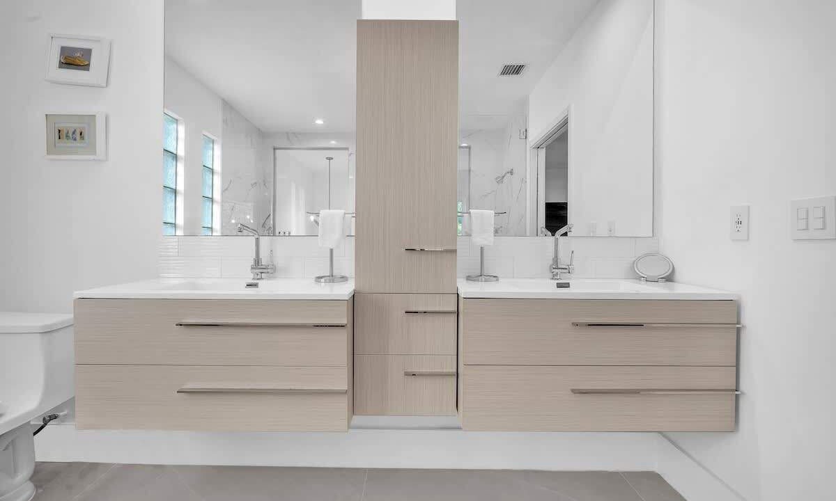 Photo of Bathroom in Northeast Coconut Grove